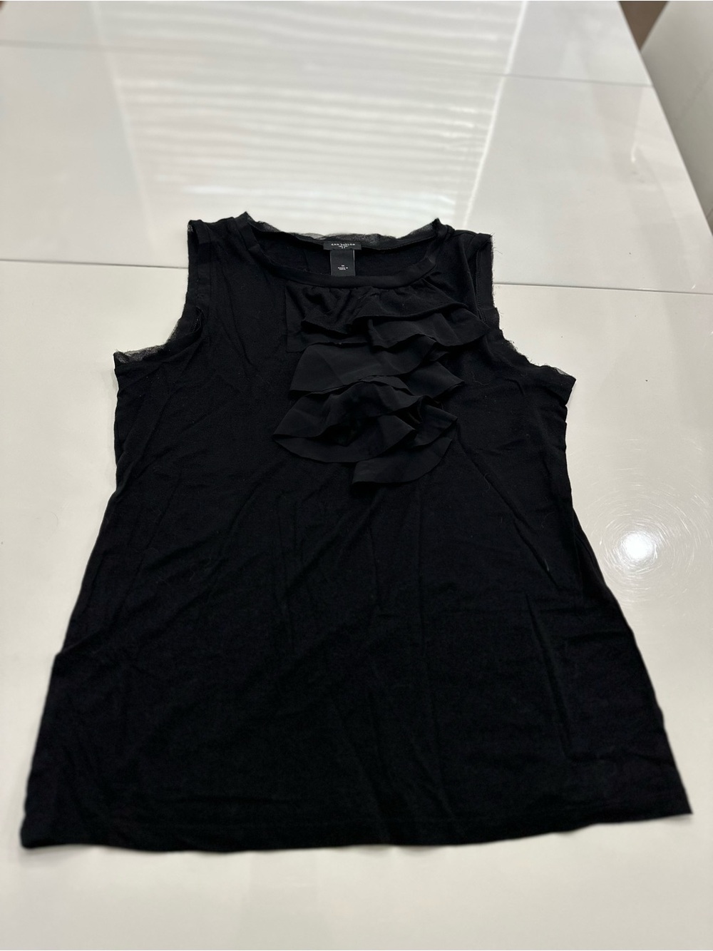 Ann Taylor Black Ruffle Front Sleeveless Knit Top Tank Blouse Size Medium M